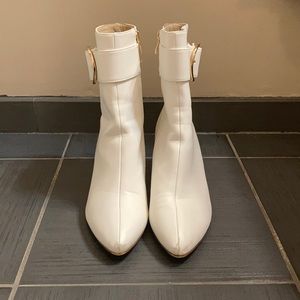 9.5 Women’s chunky GOGO boots.
